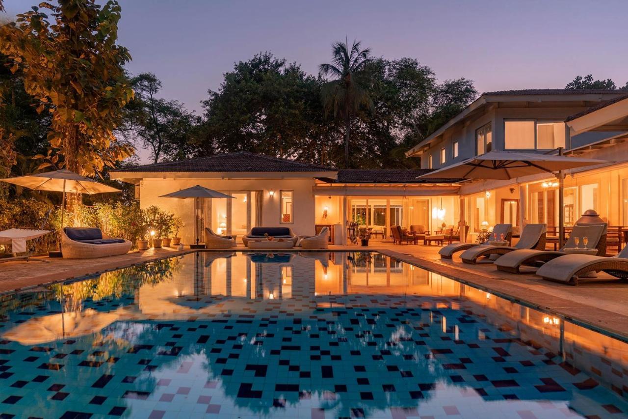 Hamptons Charm By Stayvista Luxury 5Br With Pool, Lawn & Table Tennis Alībāg Exteriér fotografie